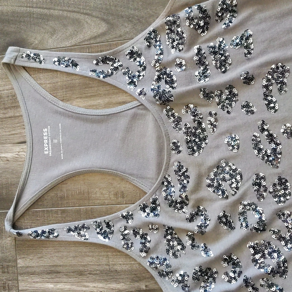 Express Tank Top - Picture 2 of 4